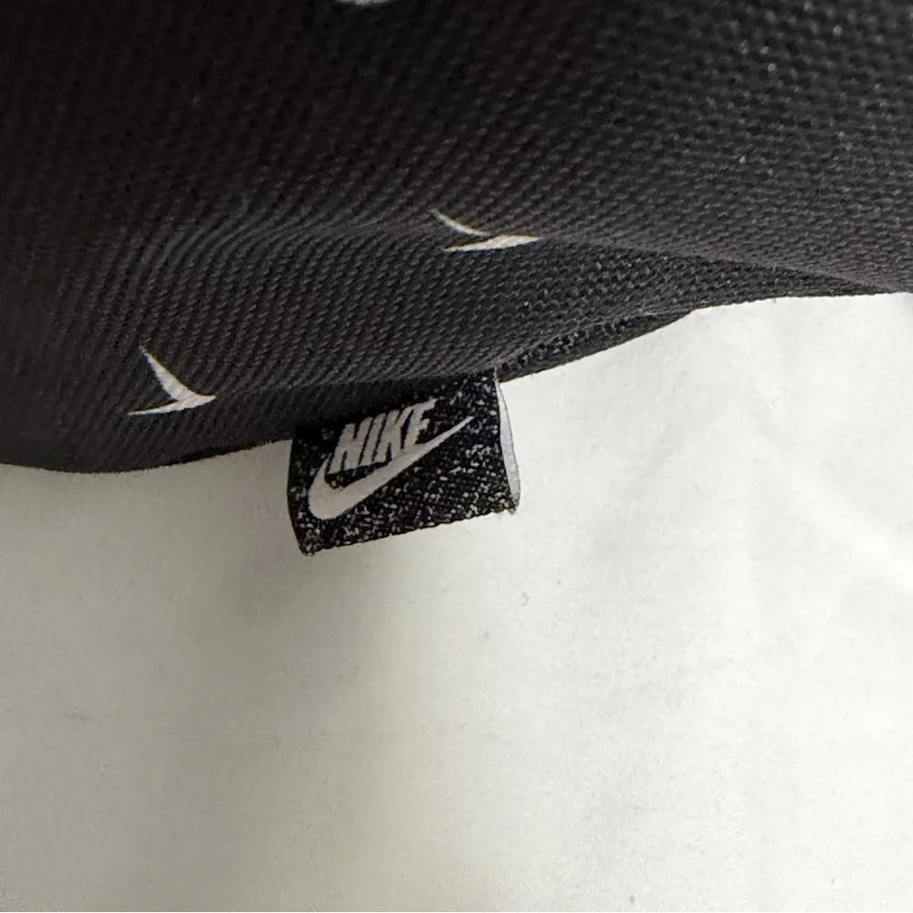 Nike Swoop Black & White Lightweight Minimalist Travel Crossbody Bag - NWOT